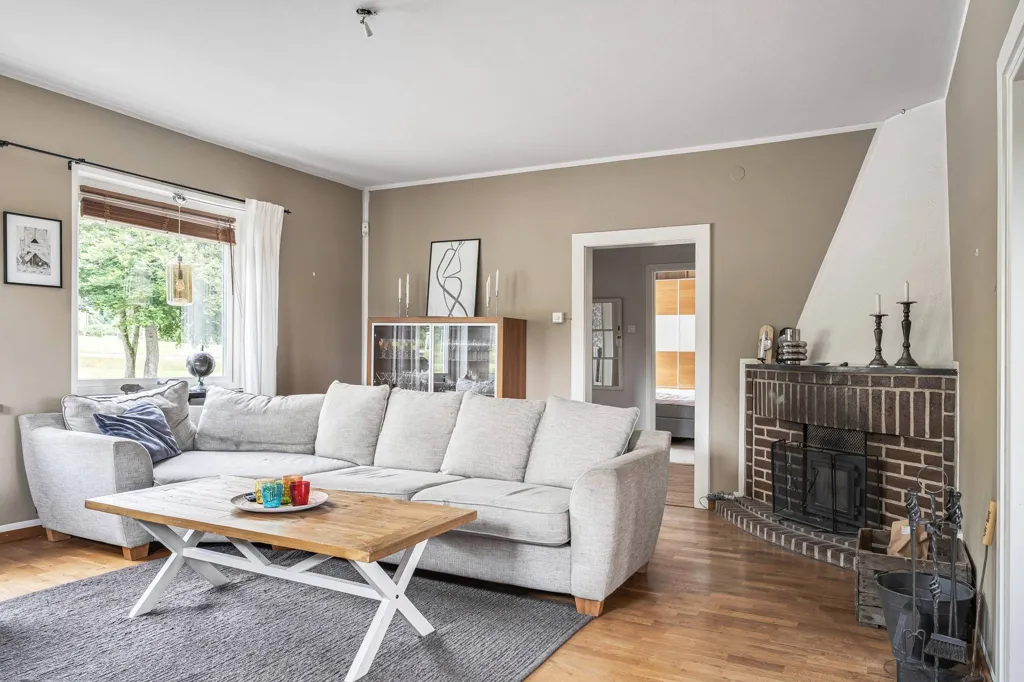 Séjour - Generous Family Home with Development Potential in Tyringe