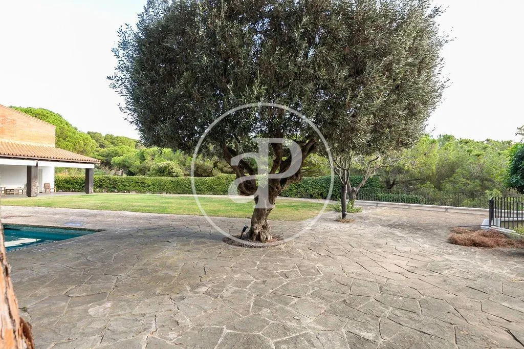 Piscine - Luxury Villa with Pool in Sant Andreu de Llavaneres
