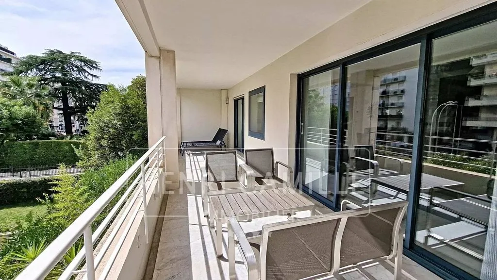 Rõdu - Luxury Flat with Terraces in Cannes Centre
