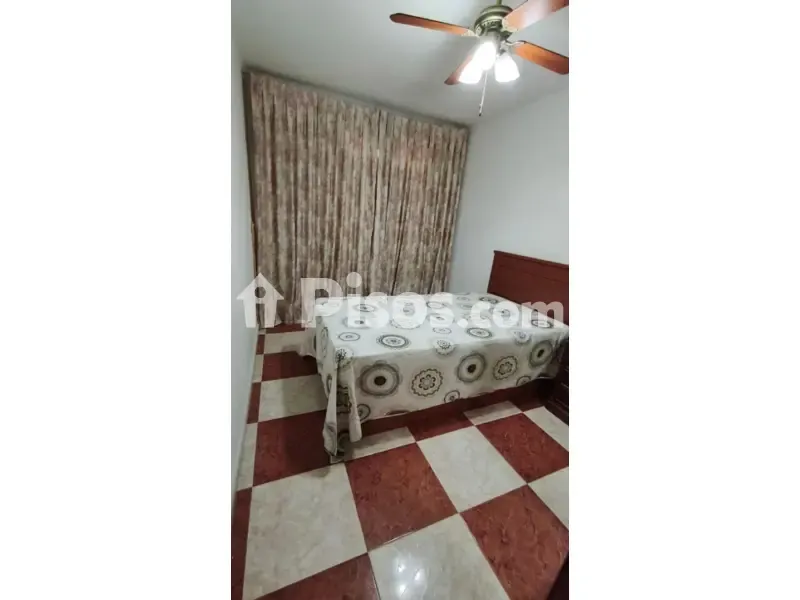 Chambres - Semi-Basement Flat with Patio in Madrid