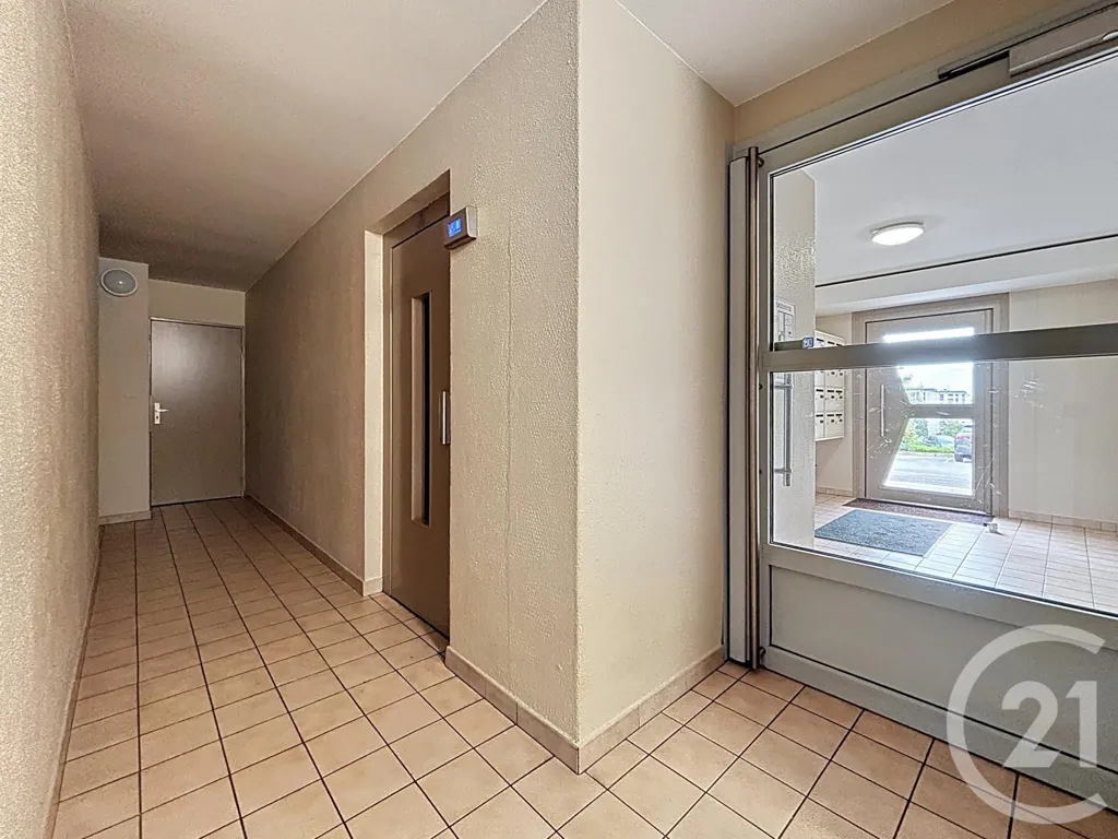 Entrée - Appartement avec Ascenseur à Dijon