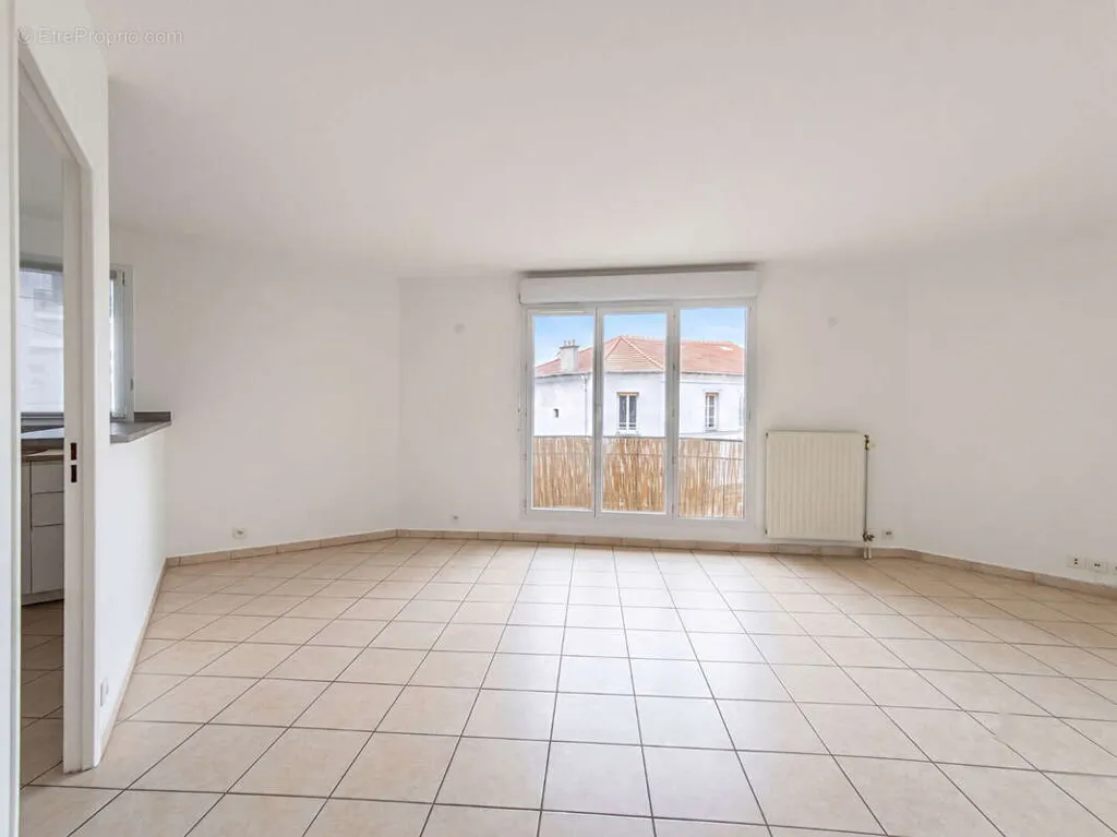 Salón - Refurbished Apartment with Parking in Alfortville