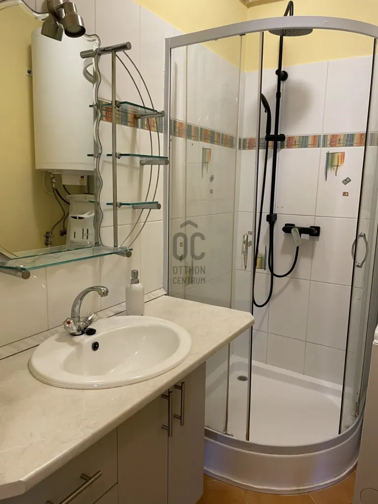 Salles de bain - Modern Apartment with Balcony in Debrecen