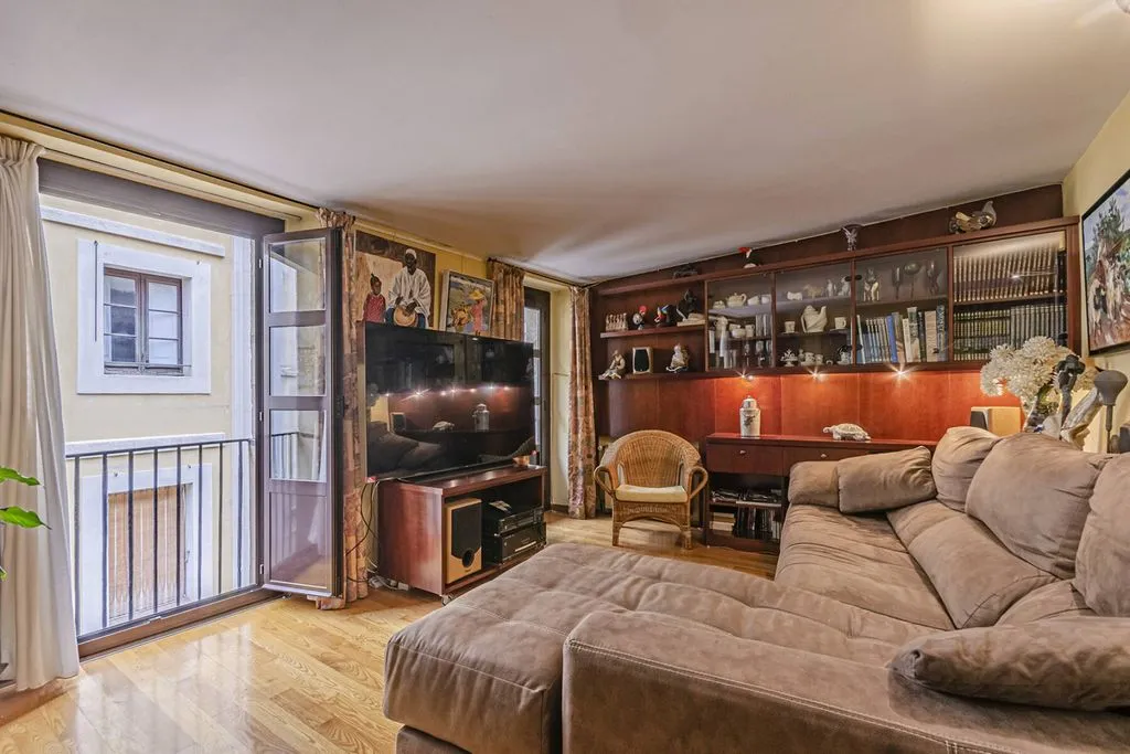 Séjour - Duplex with Private Terrace in Barcelona's Born