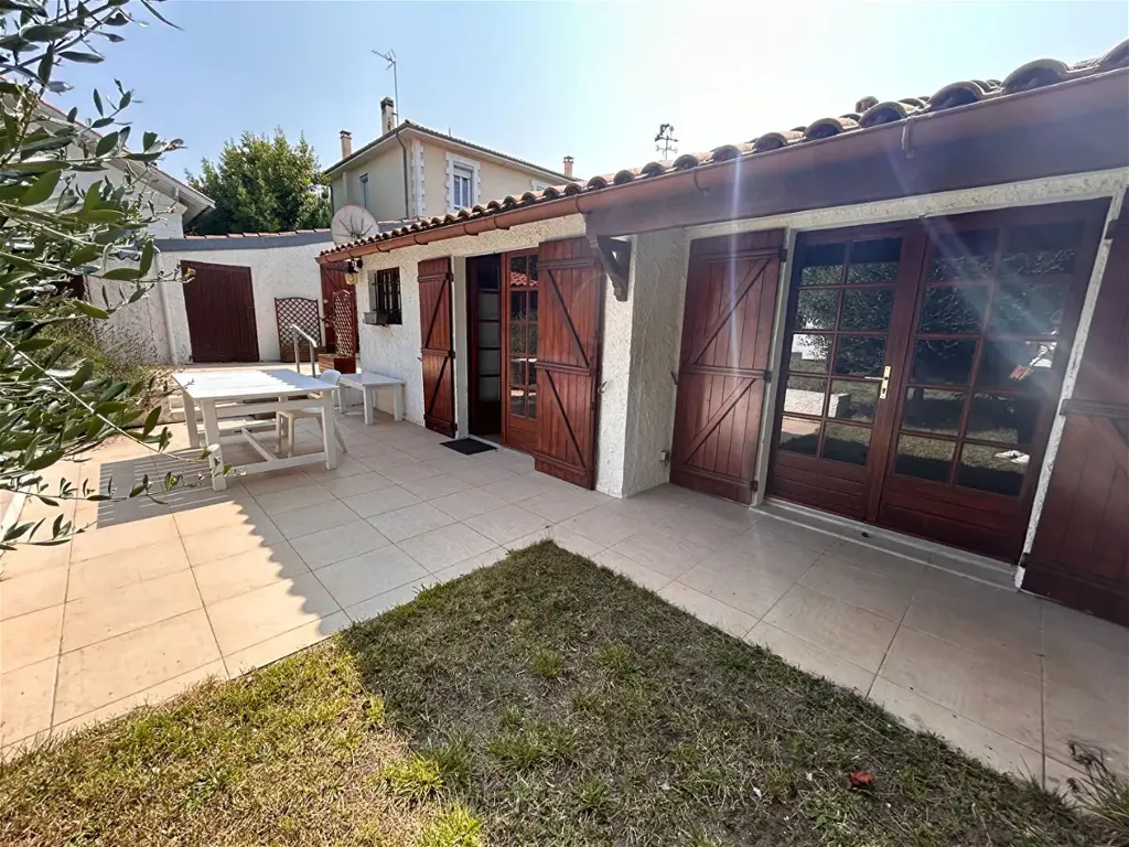 Terrace - Charming 5-Piece House in Ronce-les-Bains