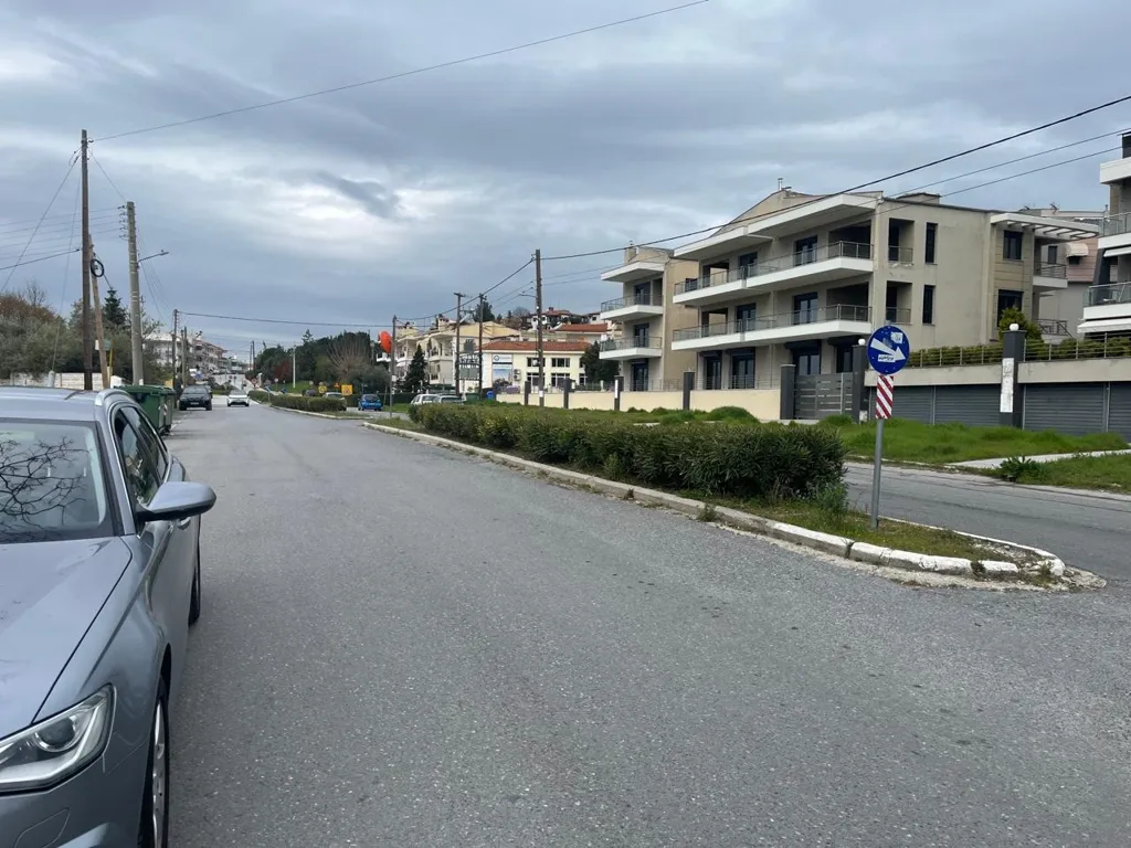 Välivaade - Plot with View in Nea Ionia, Thessaloniki