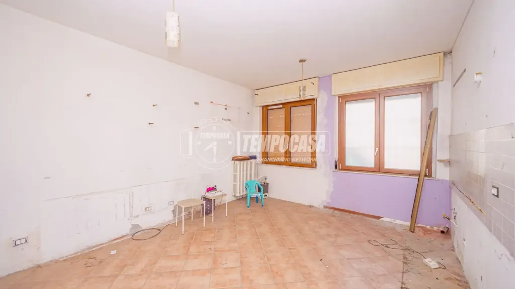 Pièces - Spacious Triplex with Balcony in Vigevano