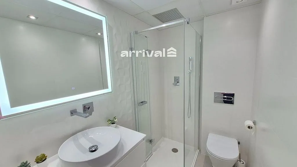 Salles de bain - Modern Flat with Pool in Quatre Carreres