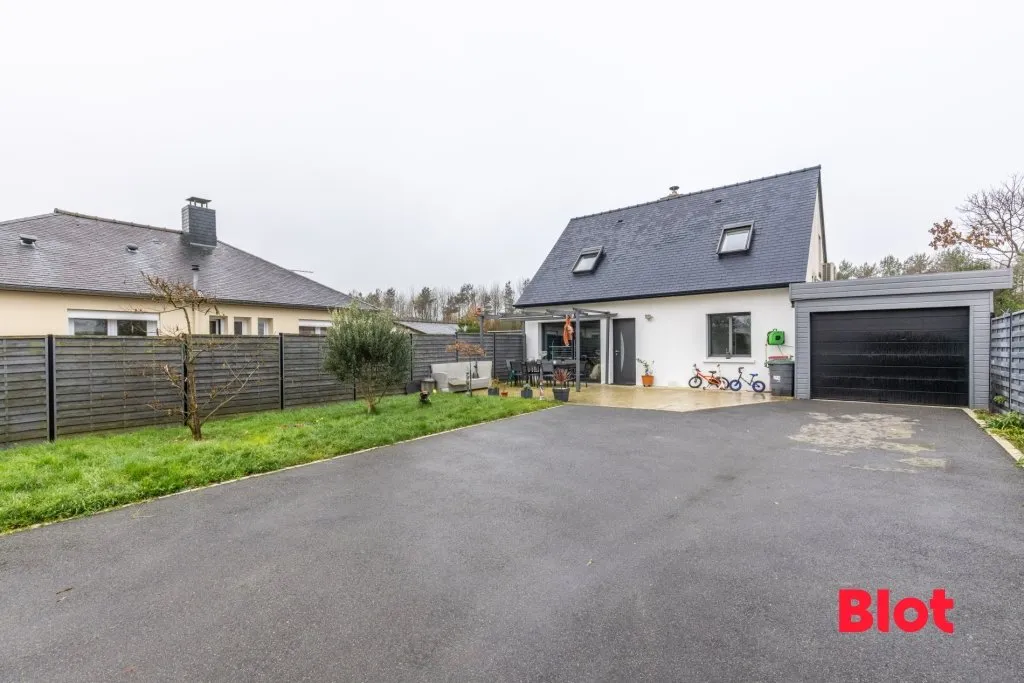 Esterno - House with Pool in Betton Countryside