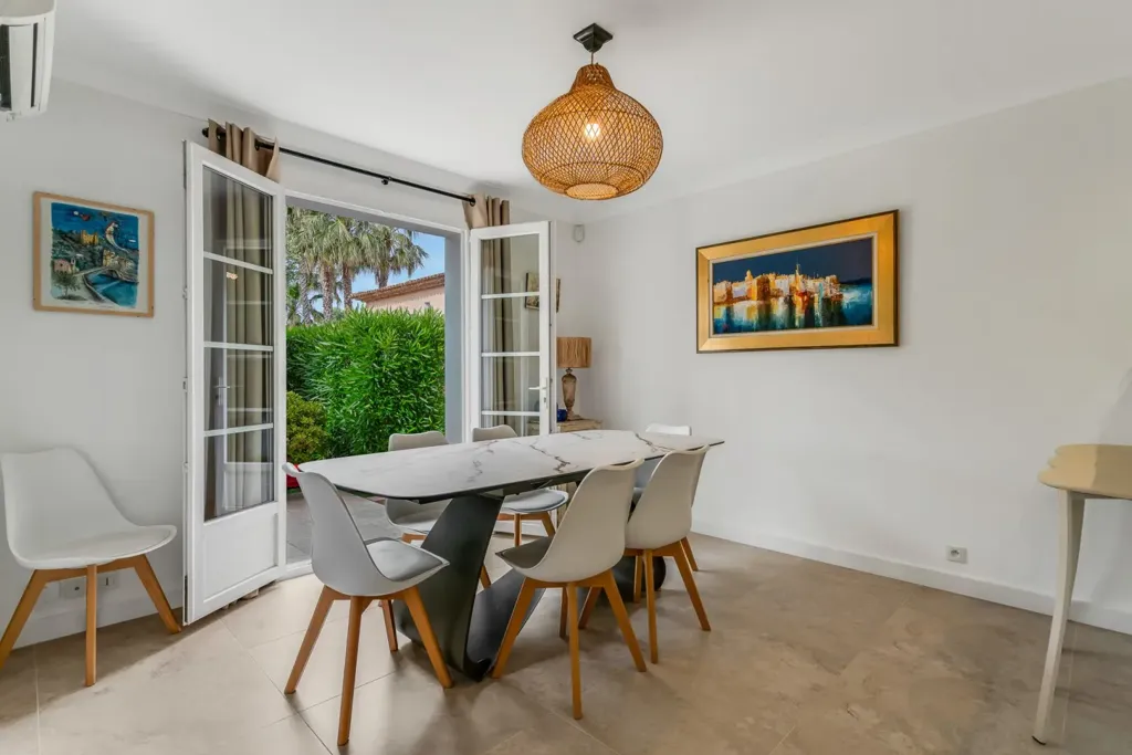 Söögituba - Contemporary House with Pool in Sainte-Maxime