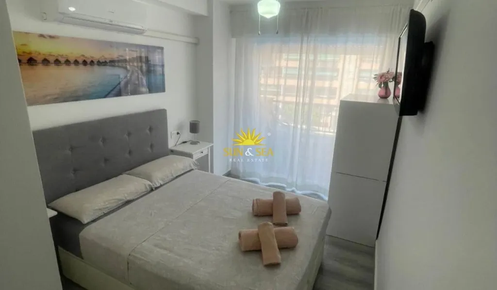 Chambres - Apartment with Sea View in Punta Prima
