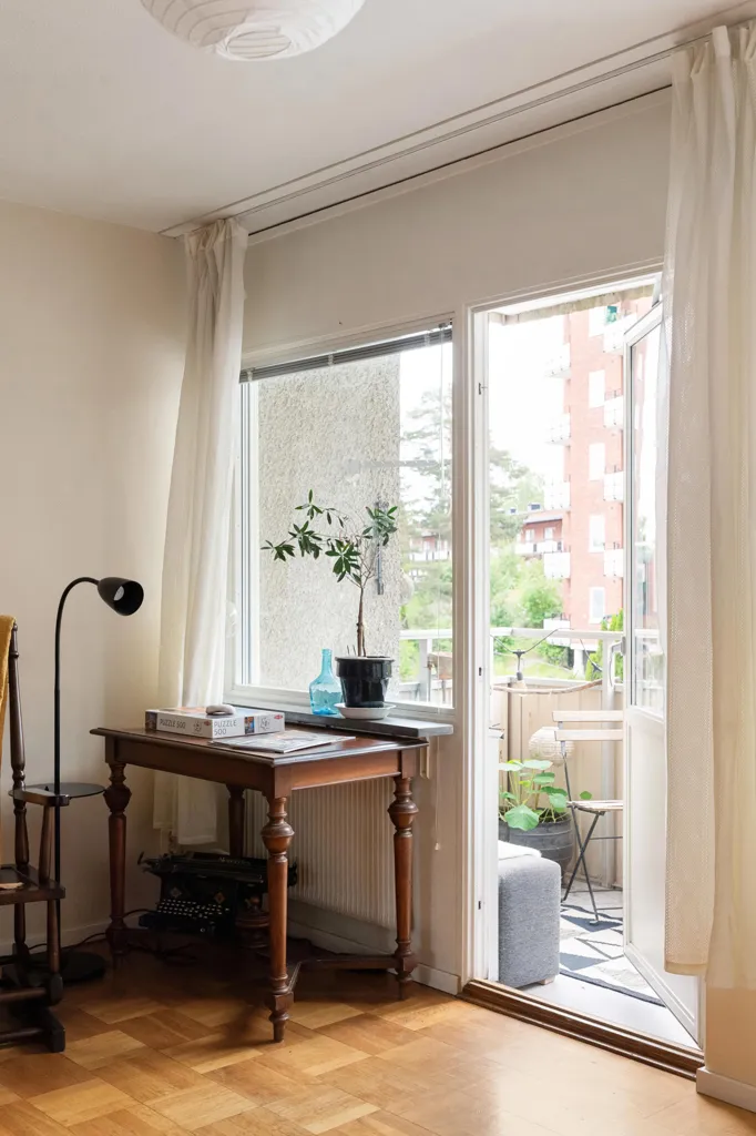 Bureau - Apartment with Balcony in Liseberg, Älvsjö