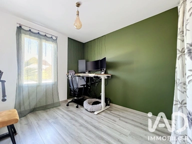 Arbeitszimmer - House with Swimming Pool in Charron