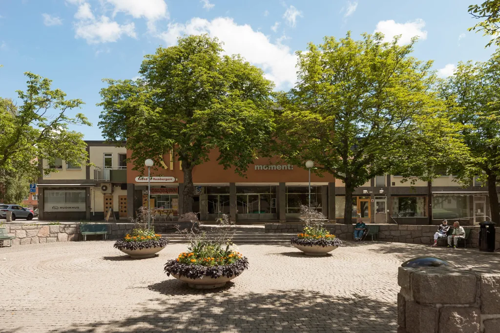 Apartment with West-Facing Balcony in Gubbängen