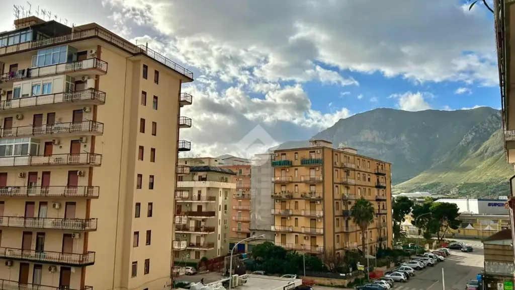 Balcone - Spacious Apartment with Balcony in Palermo