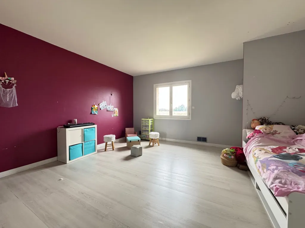 Bedrooms - Luxury House with Large Garden in Beaurepaire