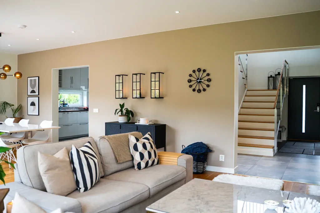 Elutuba - Contemporary Villa with Rooftop Terrace in Bråstorp