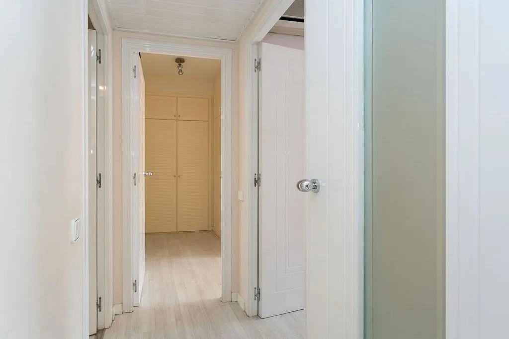 hallway_entrance