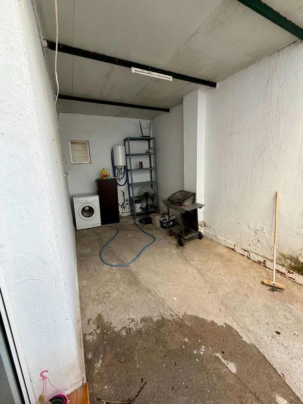 Garaaž - Loft Conversion Potential in Barrio Alto