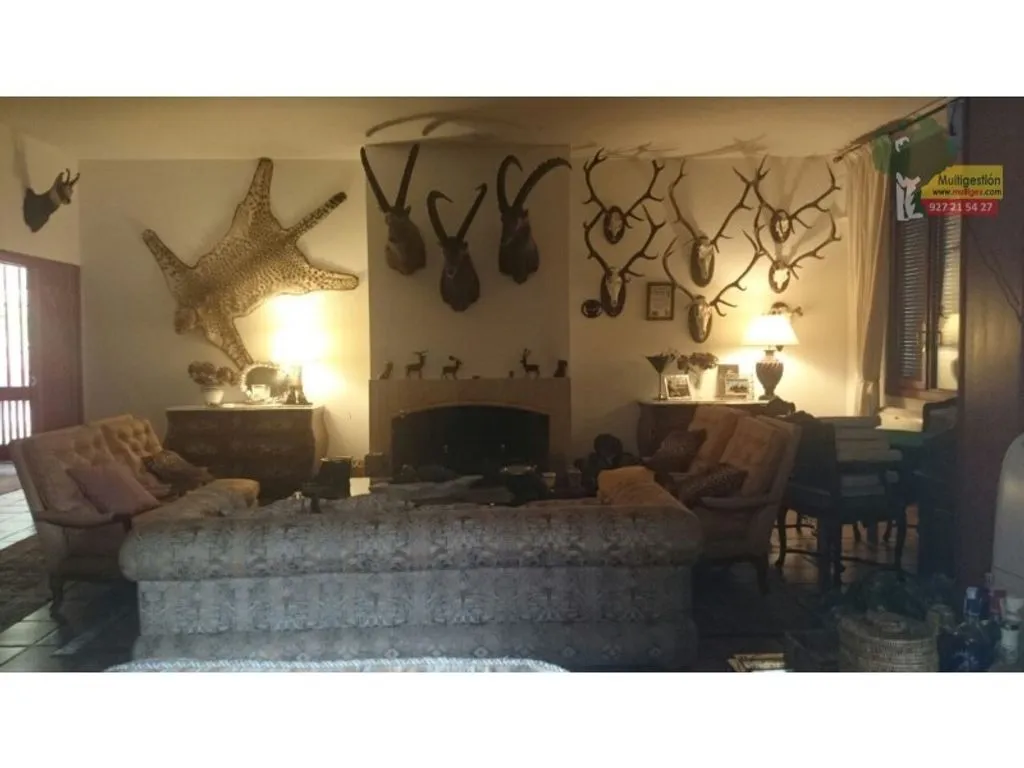 Elutuba - Luxury Villa with Forest Access in Guadalupe