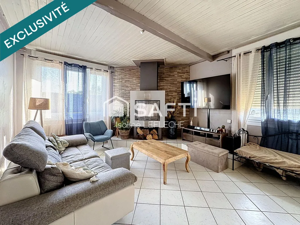 Séjour - Maison en Brique avec Garage et Dépendances près de Péronne