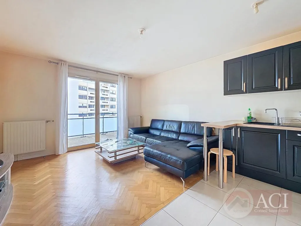 Séjour - Appartement 2 pièces avec balcon à Deuil-la-Barre