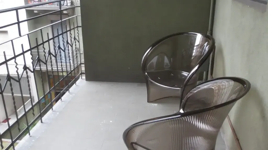 Balcon - Rearranged Apartment with Balcony in Milan