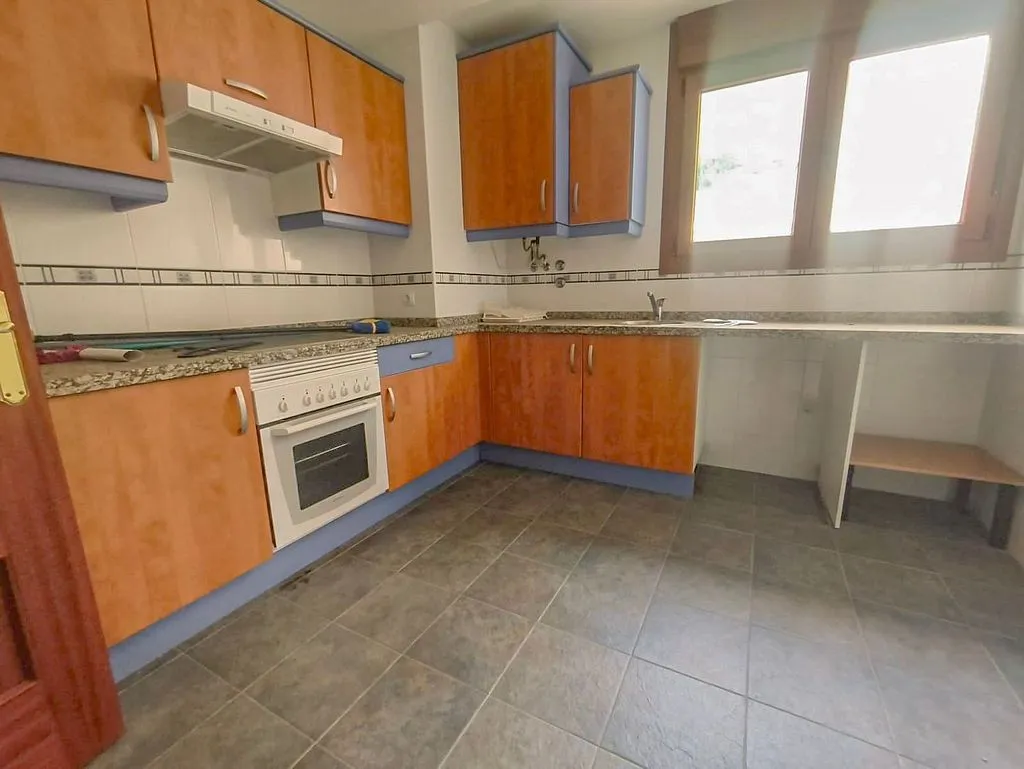 Kitchen - Apartment with Lift in Cabañaquinta
