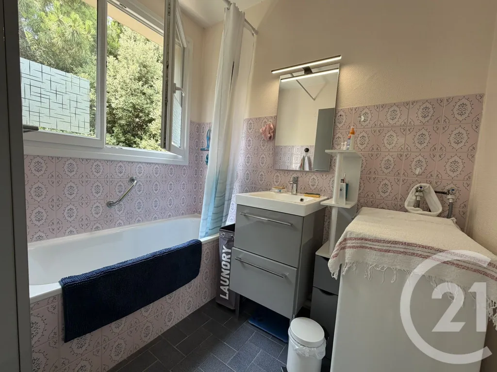 Salles de bain - Appartement 3 Pièces avec Balcon à Jard-sur-Mer