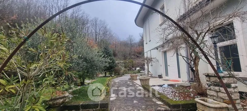 Garden - Spacious Villa with Garden in Montemarano