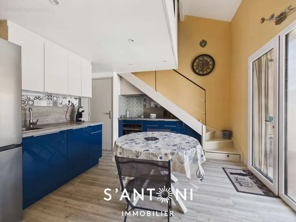 Cuisine - Villa 3 Chambres avec Grande Terrasse près de la Plage