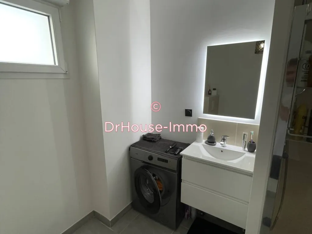 Salles de bain - Appartement T3 avec Balcon Couvert à Béziers