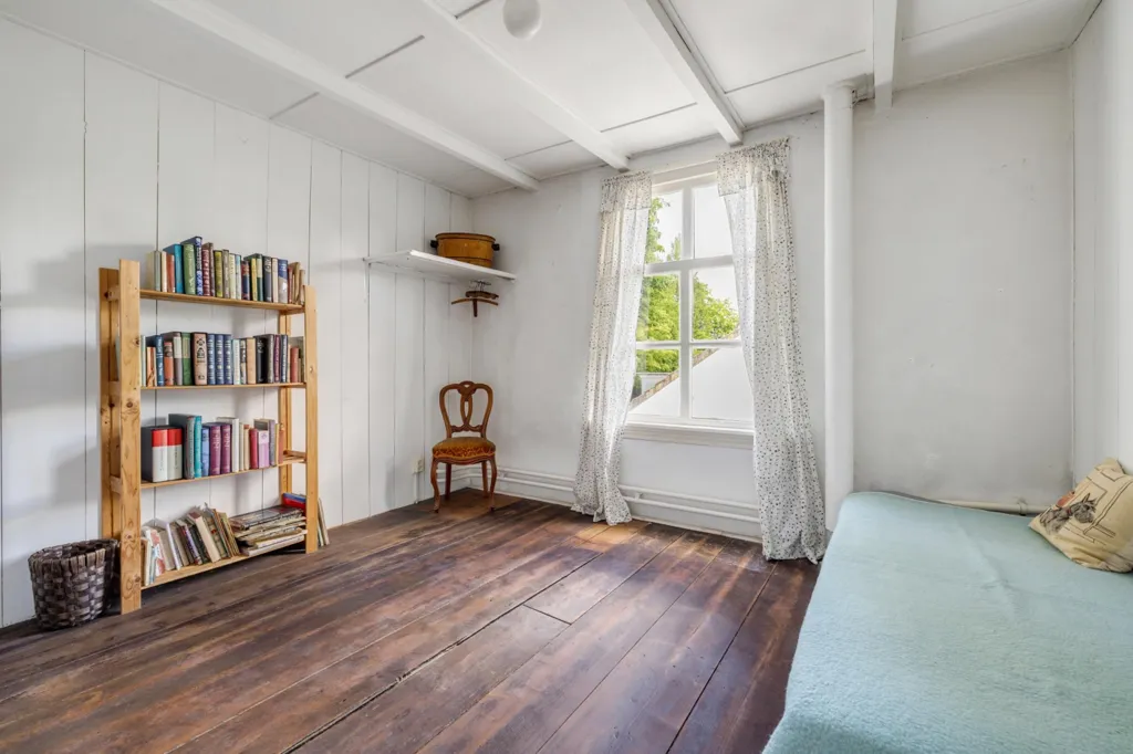 Office - Monumental Villa with Historical Charm in Breda