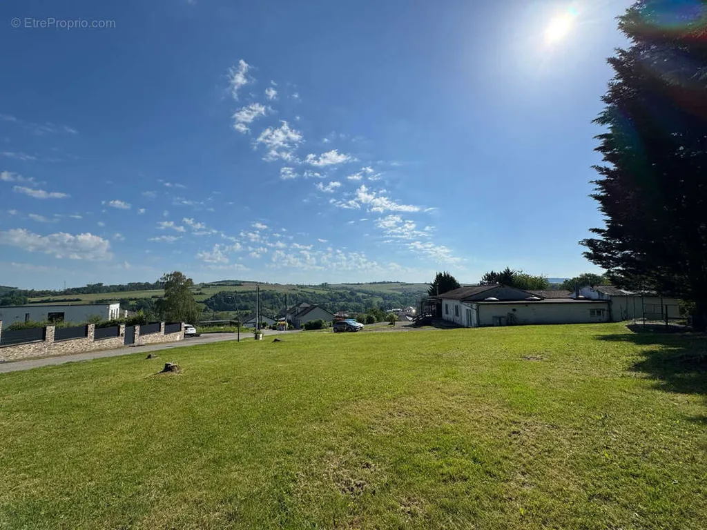 Garden - Business Premises with Panoramic View in Village