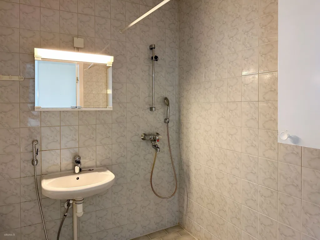 Bagni - Spacious Apartment with Balcony in Oulu