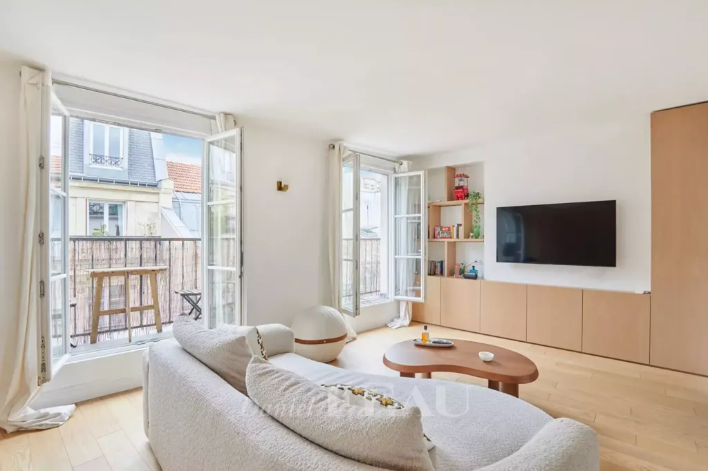 Séjour - Appartement Lumineux avec Balcon à Paris 2ème