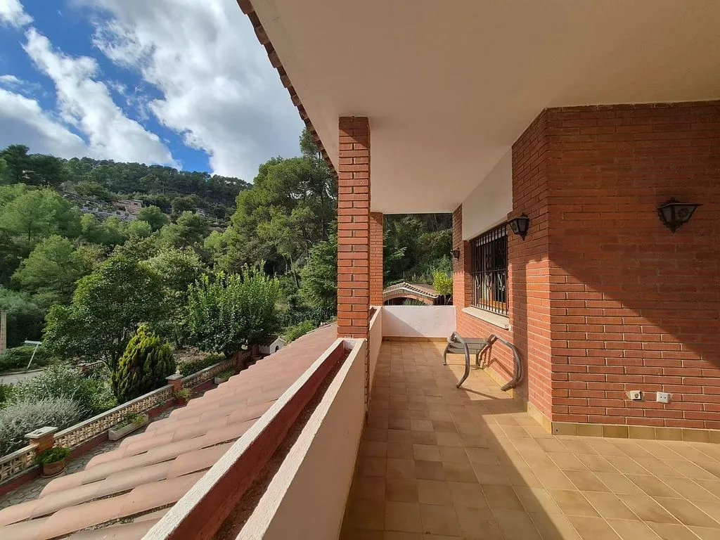 Rõdu - Chalet with Pool and Terrace in Cervelló