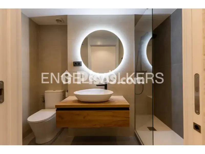 Vannitoad - Furnished Flat with Pool in Fuencarral
