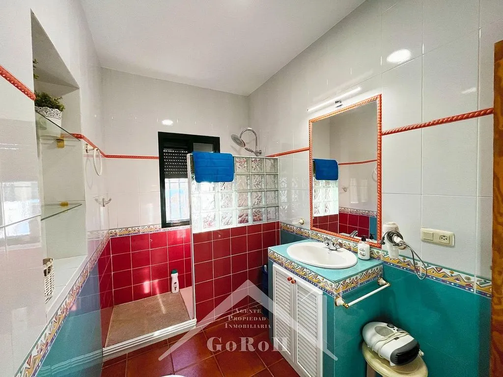 Salles de bain - Villa with Pool in La Colinas, Seville