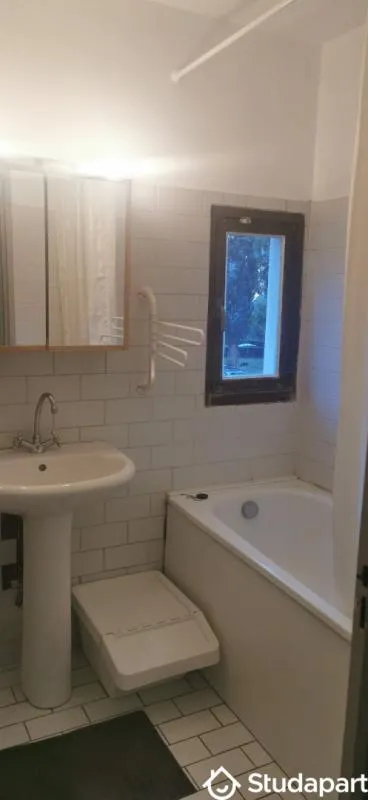 Salles de bain - Chambre en Colocation avec Terrasse à la Peupleraie