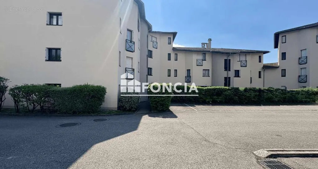 Extérieur - Appartement Rénové avec Terrasse à Meylan