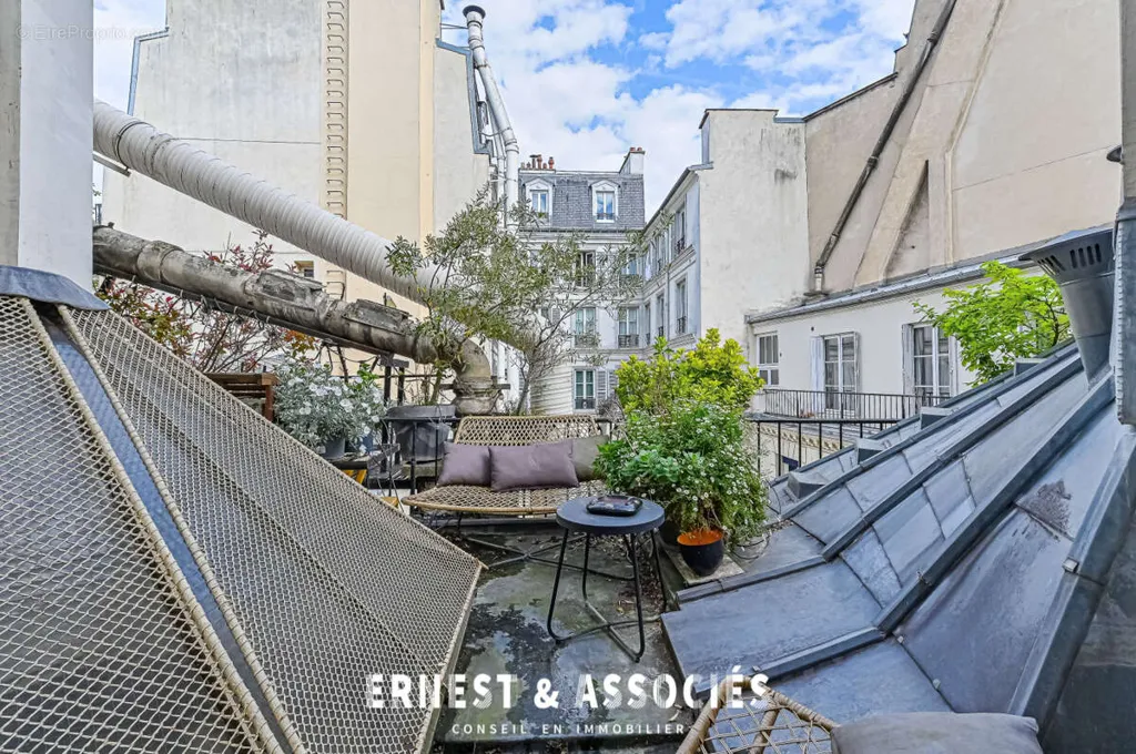 7-toaline korter asukohas Paris-10e