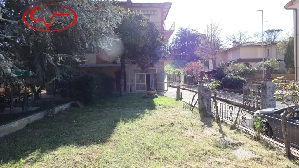 Jardin - Trifamiliare Villa with Garden in Montevarchi
