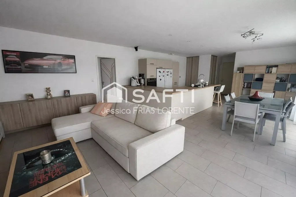 Living Room - Modern House with Terrace in Pompignac