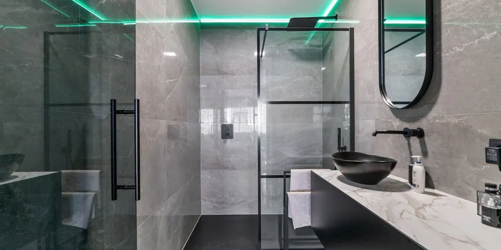 Salles de bain - Maison Moderne avec Espace de Travail à Genk