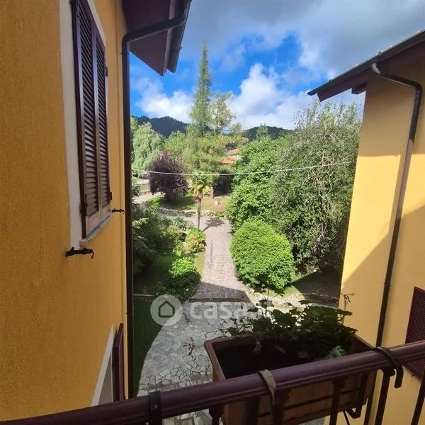 Balcon - Duplex with Garden View in Camnago Volta, Como