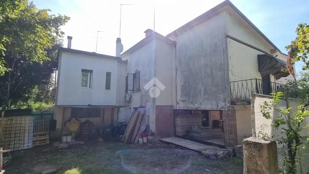 Extérieur - Villa with Garden and River View in Treviso