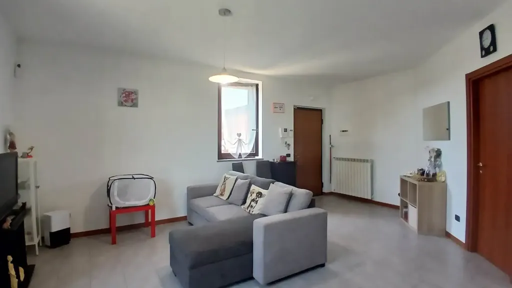 Elutuba - Terraced House with Private Garden in Mortara