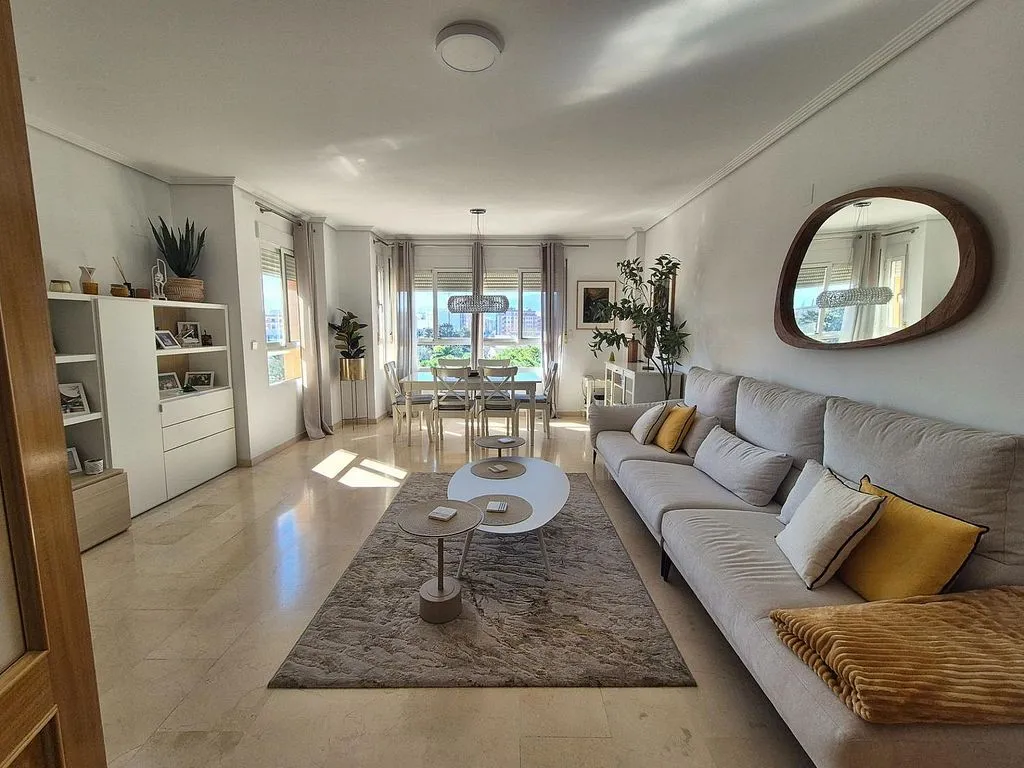 Salón - Ático duplex con terraza en Carrer de l'Estatut Valencià