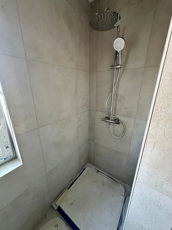 Salles de bain - Appartement de jardin avec balcon à Beaufort